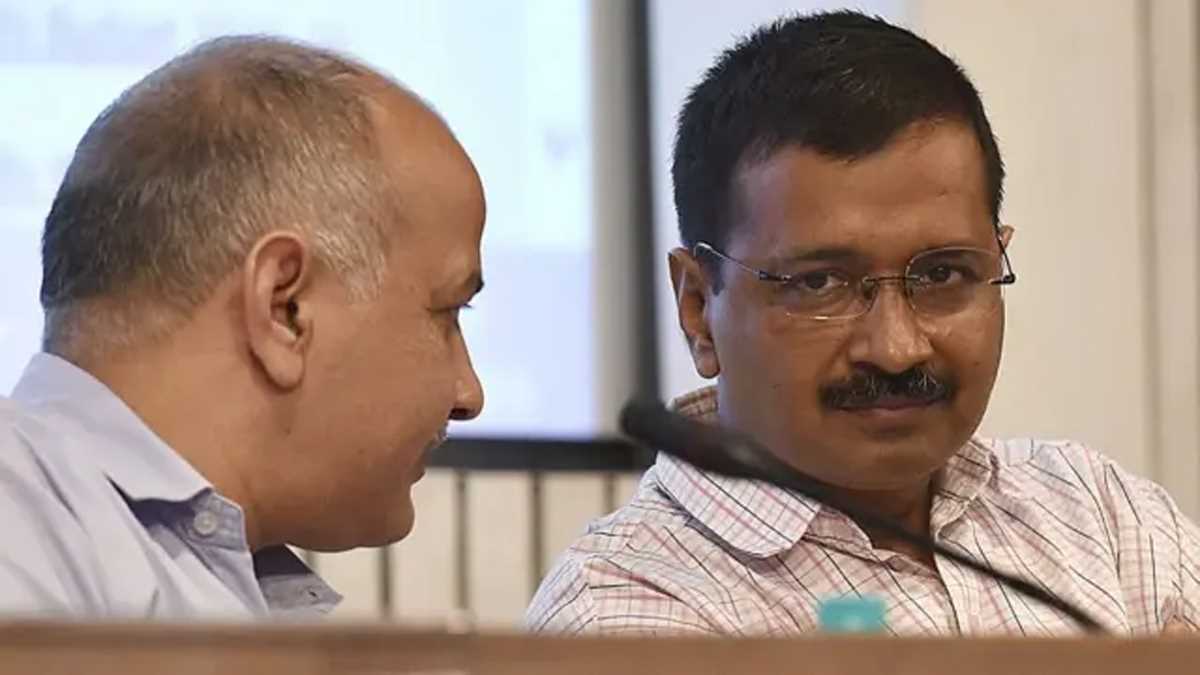 थोड़ी देर में केजरीवाल के घर जाएंगे मनीष सिसोदिया, नए सीएम के नाम पर हो सकती है चर्चा
